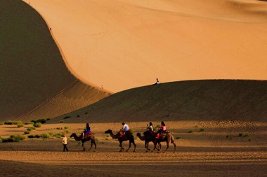 Echoing Sand Mountain and Crescent Lake